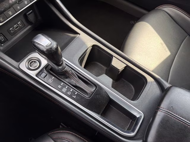2024 Aspen White Tricoat/Super Black Nissan Sentra SR FWD Sedan