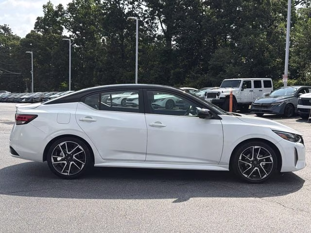 2024 Aspen White Tricoat/Super Black Nissan Sentra SR FWD Sedan