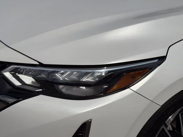 2024 Aspen White Tricoat/Super Black Nissan Sentra SR FWD Sedan