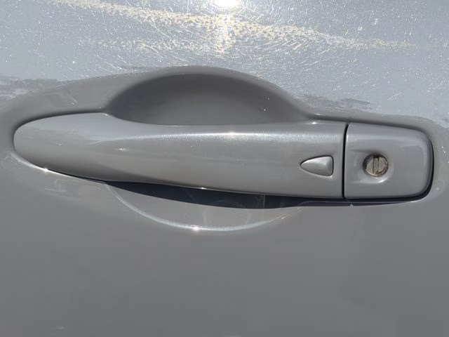 2022 Boulder Gray Pearl Nissan Kicks SR FWD SUV