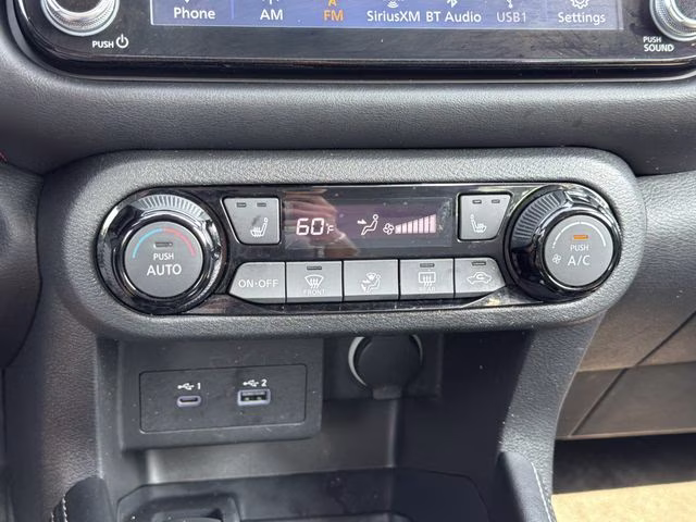 2022 Boulder Gray Pearl Nissan Kicks SR FWD SUV