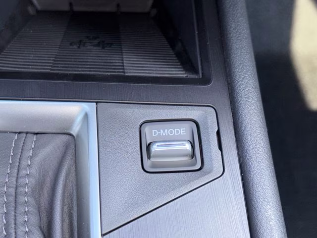 2026 Aspen White Tricoat Nissan Kicks SV FWD SUV