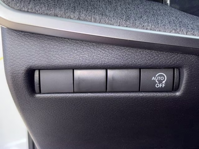 2026 Aspen White Tricoat Nissan Kicks SV FWD SUV
