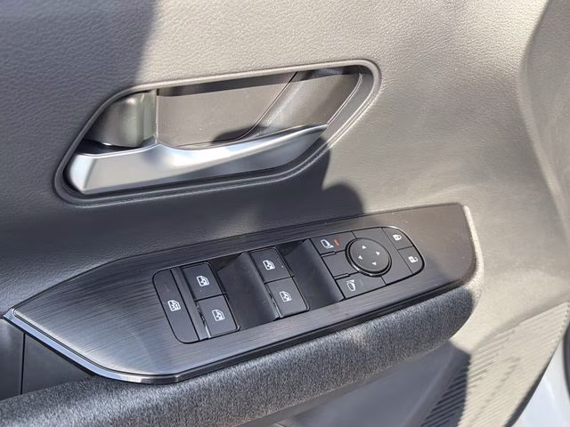 2026 Aspen White Tricoat Nissan Kicks SV FWD SUV
