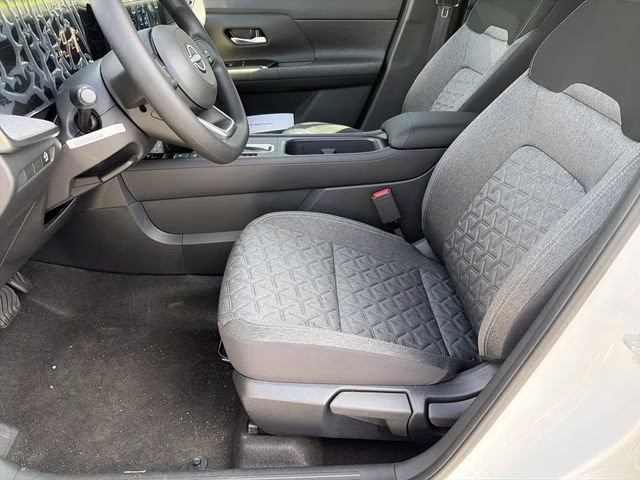 2026 Aspen White Tricoat Nissan Kicks SV FWD SUV