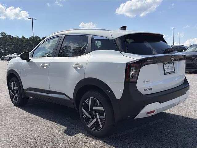 2026 Aspen White Tricoat Nissan Kicks SV FWD SUV