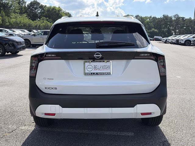 2026 Aspen White Tricoat Nissan Kicks SV FWD SUV