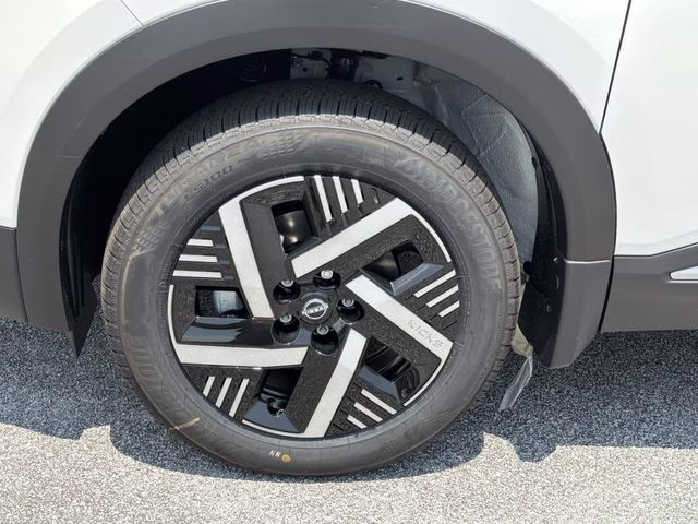 2026 Aspen White/Super Black Nissan Kicks SV FWD SUV