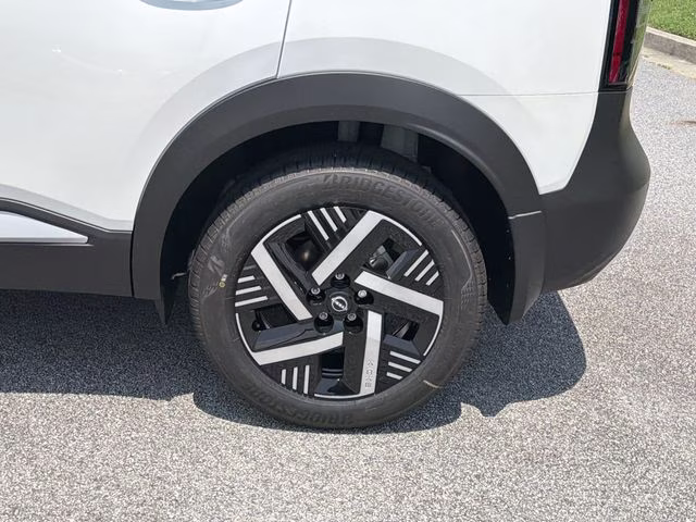 2026 Aspen White/Super Black Nissan Kicks SV FWD SUV