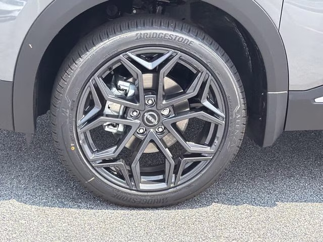 2026 Gun Metallic Nissan Kicks SR FWD SUV