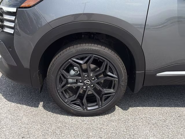2026 Gun Metallic Nissan Kicks SR FWD SUV