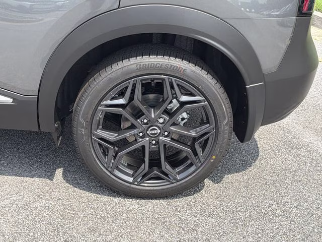 2026 Gun Metallic Nissan Kicks SR FWD SUV