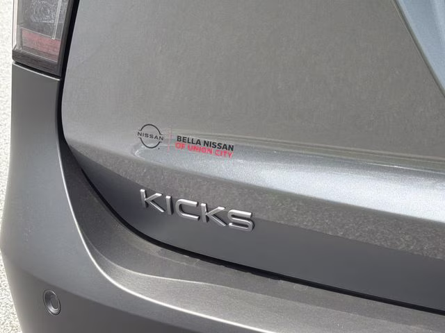 2026 Gun Metallic Nissan Kicks SR FWD SUV