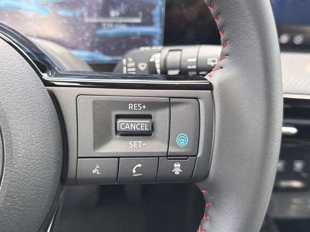 2026 Aspen White/Super Black Nissan Kicks SR AWD SUV