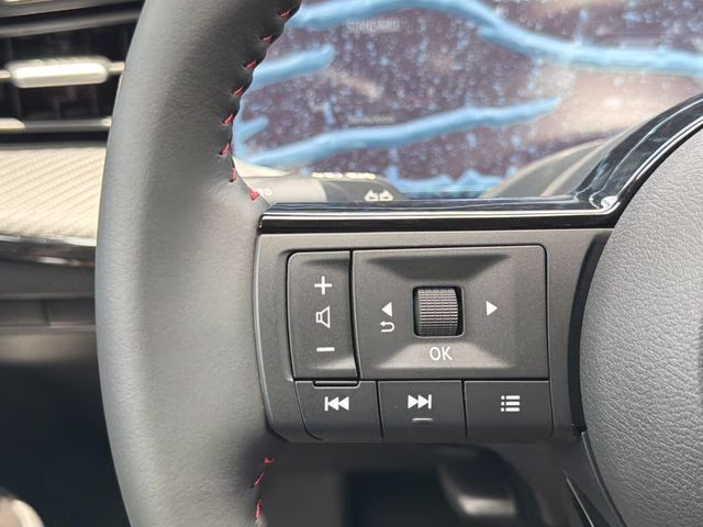 2026 Aspen White/Super Black Nissan Kicks SR AWD SUV