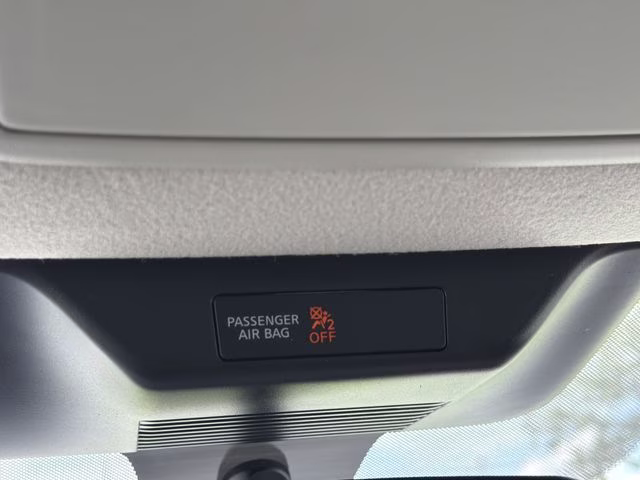 2026 Aspen White/Super Black Nissan Kicks SR AWD SUV