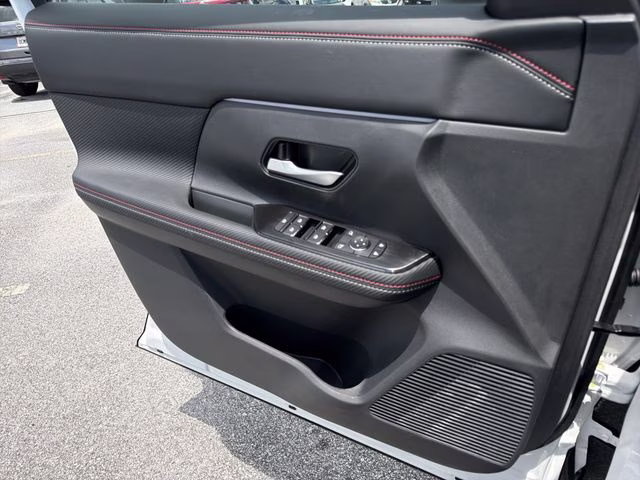 2026 Aspen White/Super Black Nissan Kicks SR AWD SUV