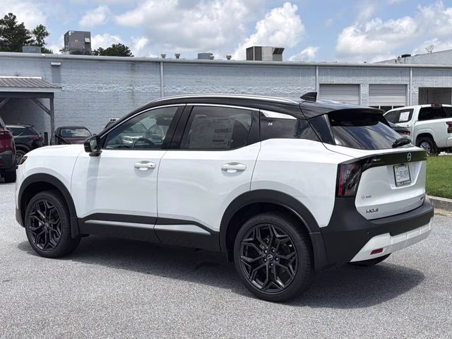 2026 Aspen White/Super Black Nissan Kicks SR AWD SUV