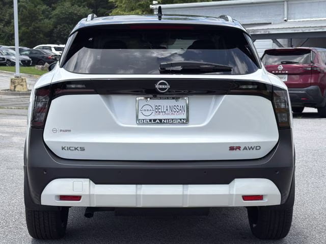 2026 Aspen White/Super Black Nissan Kicks SR AWD SUV