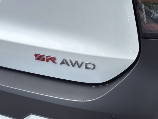 2026 Aspen White/Super Black Nissan Kicks SR AWD SUV