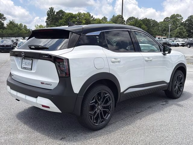 2026 Aspen White/Super Black Nissan Kicks SR AWD SUV