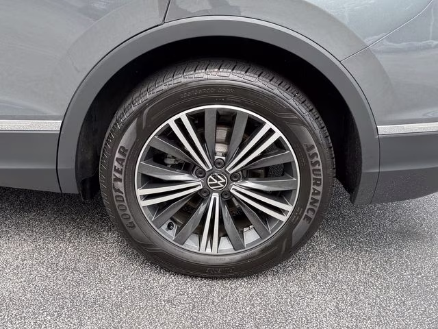 2024 Platinum Gray Metallic Volkswagen Tiguan 2.0T Wolfsburg Edition FWD SUV