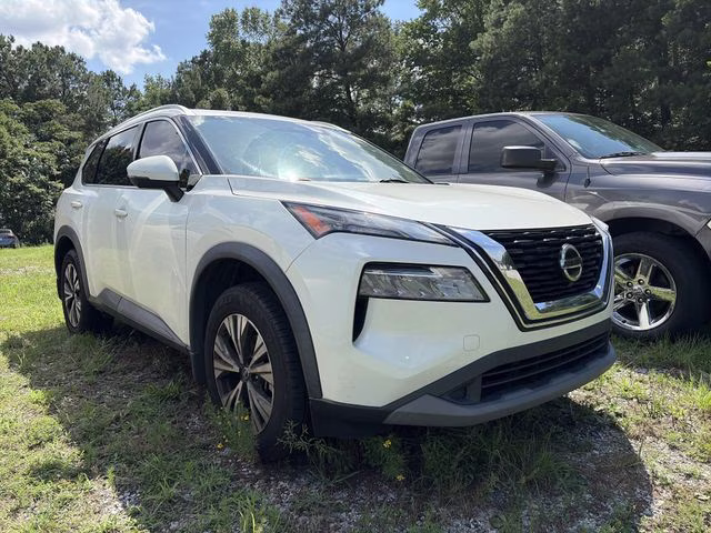 2021 Pearl White Tricoat Nissan Rogue SV FWD SUV