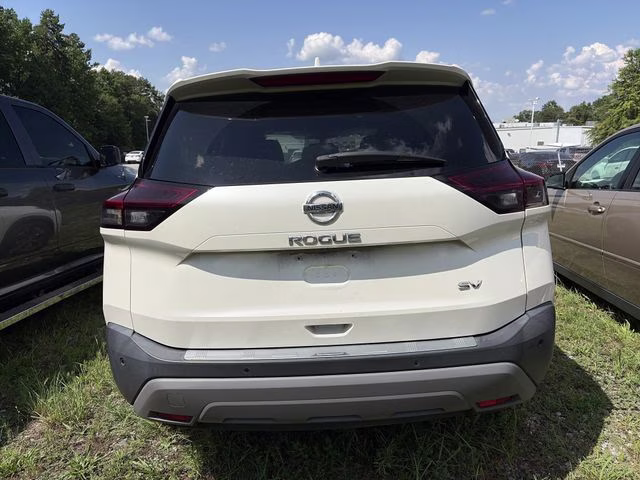 2021 Pearl White Tricoat Nissan Rogue SV FWD SUV