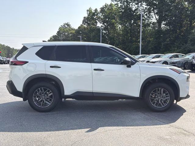 2022 Glacier White Nissan Rogue S FWD SUV