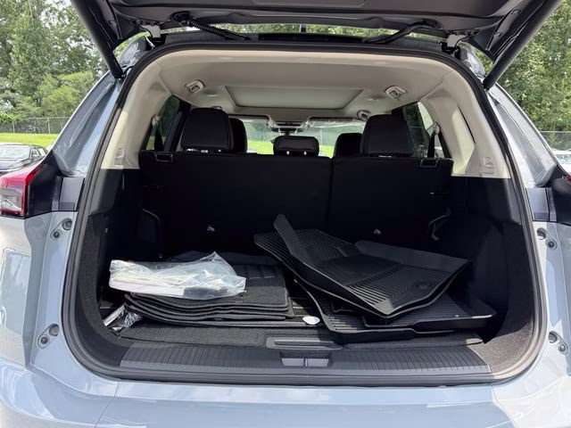 2026 Boulder Gray Pearl Nissan Rogue Dark Armor FWD SUV
