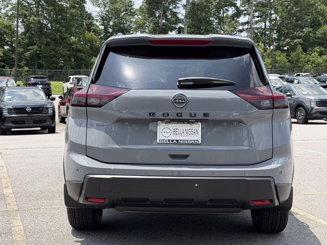2026 Boulder Gray Pearl Nissan Rogue Dark Armor FWD SUV