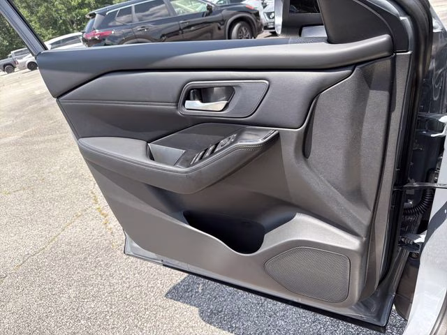 2026 Boulder Gray Pearl Nissan Rogue Dark Armor FWD SUV