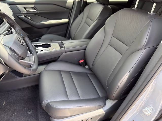 2026 Boulder Gray Pearl Nissan Rogue Dark Armor FWD SUV