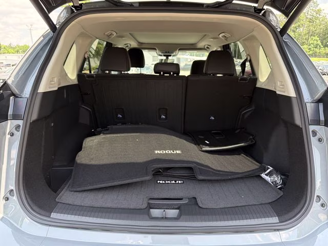 2026 Boulder Gray Pearl Nissan Rogue Dark Armor FWD SUV