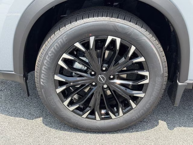 2026 Boulder Gray Pearl Nissan Rogue Dark Armor FWD SUV