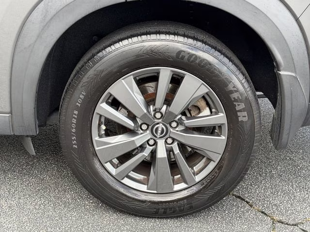 2022 Gun Metallic Nissan Pathfinder SV 4X4 SUV