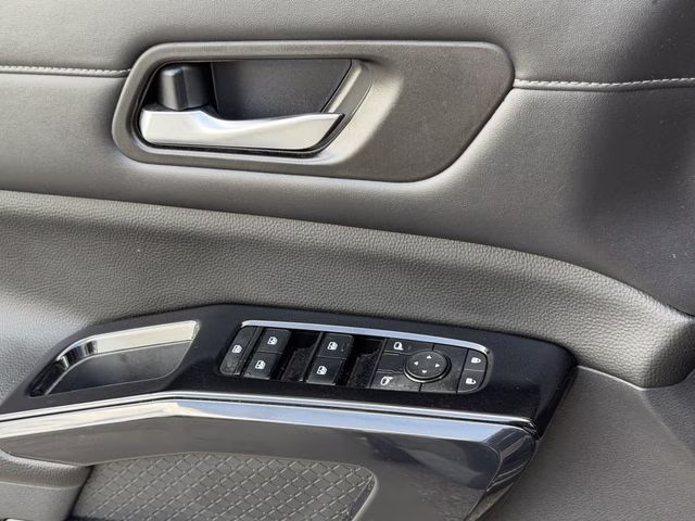 2022 Gun Metallic Nissan Pathfinder SV 4X4 SUV