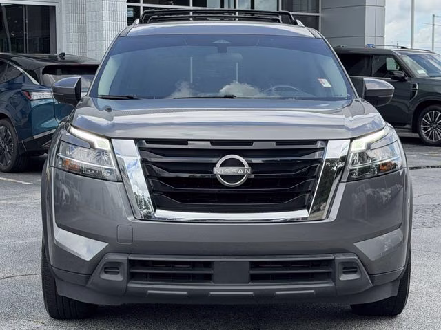 2022 Gun Metallic Nissan Pathfinder SV 4X4 SUV