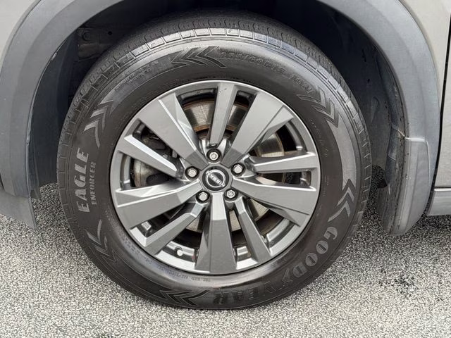 2022 Gun Metallic Nissan Pathfinder SV 4X4 SUV