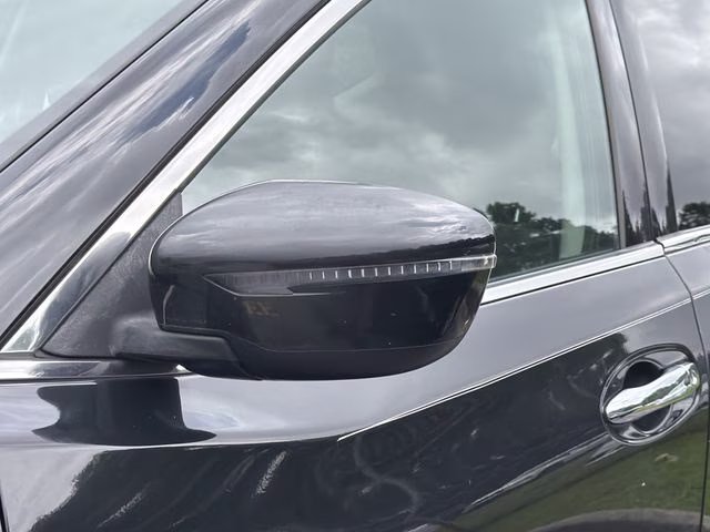 2016 Magnetic Black Nissan Rogue SV FWD SUV
