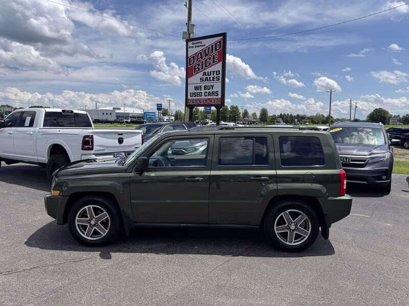 2008 Jeep Green Metallic Clear Coat Jeep Patriot Sport FWD SUV