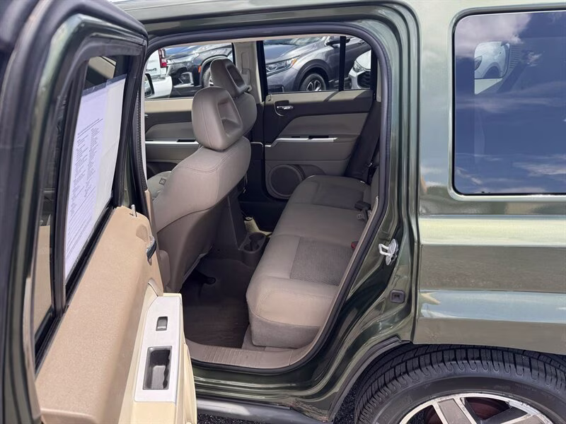 2008 Jeep Green Metallic Clear Coat Jeep Patriot Sport FWD SUV