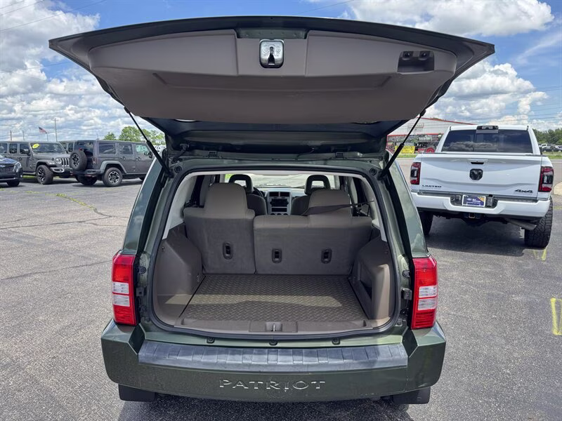 2008 Jeep Green Metallic Clear Coat Jeep Patriot Sport FWD SUV