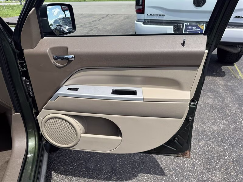 2008 Jeep Green Metallic Clear Coat Jeep Patriot Sport FWD SUV