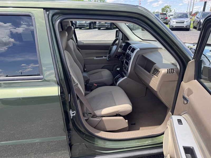 2008 Jeep Green Metallic Clear Coat Jeep Patriot Sport FWD SUV