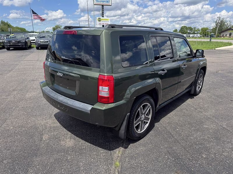 2008 Jeep Green Metallic Clear Coat Jeep Patriot Sport FWD SUV
