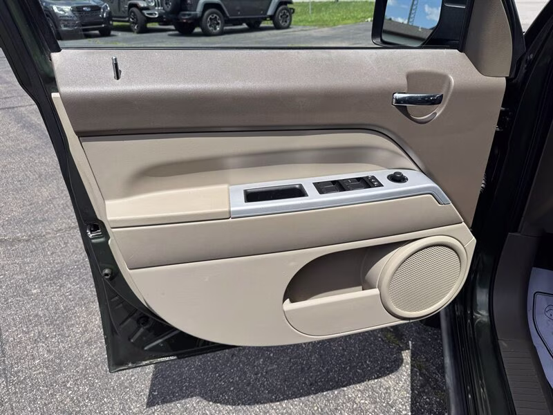 2008 Jeep Green Metallic Clear Coat Jeep Patriot Sport FWD SUV