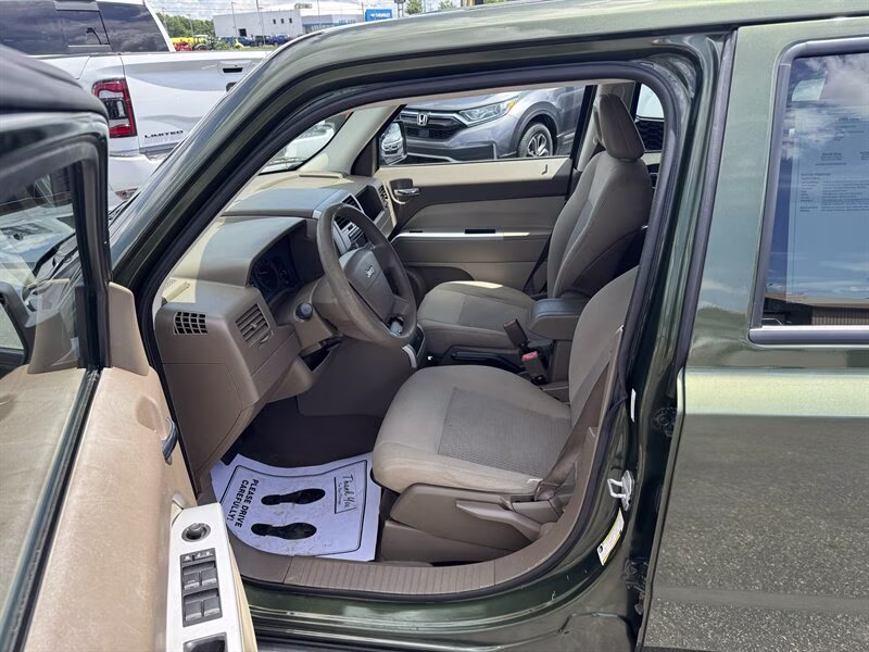 2008 Jeep Green Metallic Clear Coat Jeep Patriot Sport FWD SUV