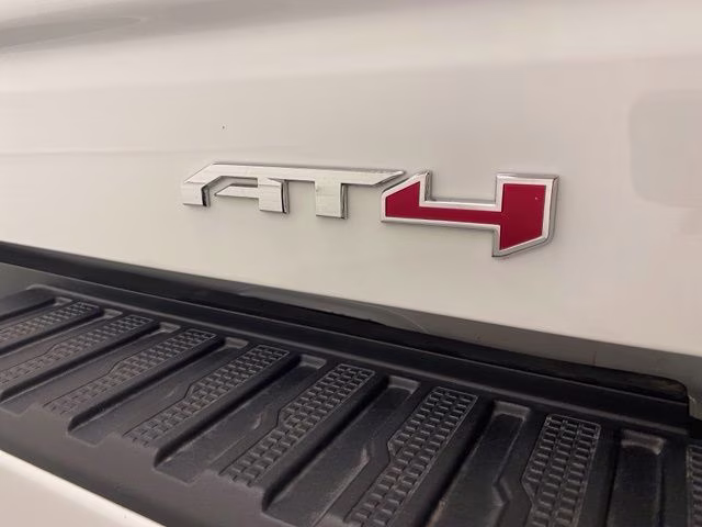 2024 Summit White GMC Sierra 1500 AT4 4X4 Truck
