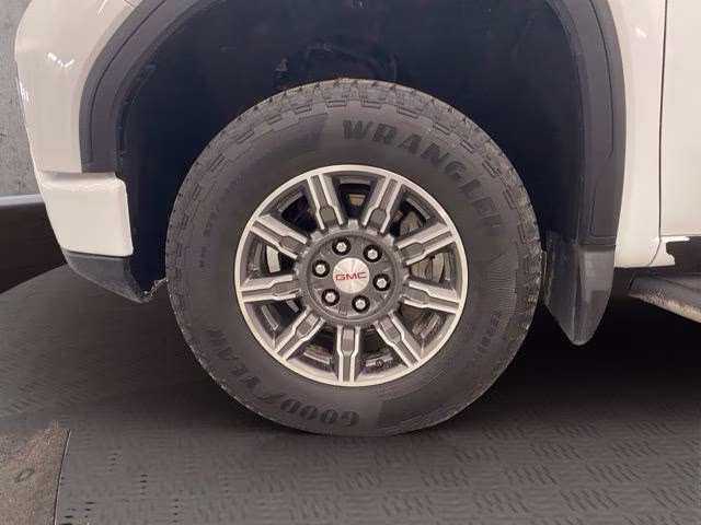 2024 Summit White GMC Sierra 1500 AT4 4X4 Truck